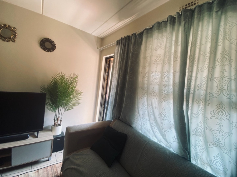 2 Bedroom Property for Sale in Noordwyk Gauteng