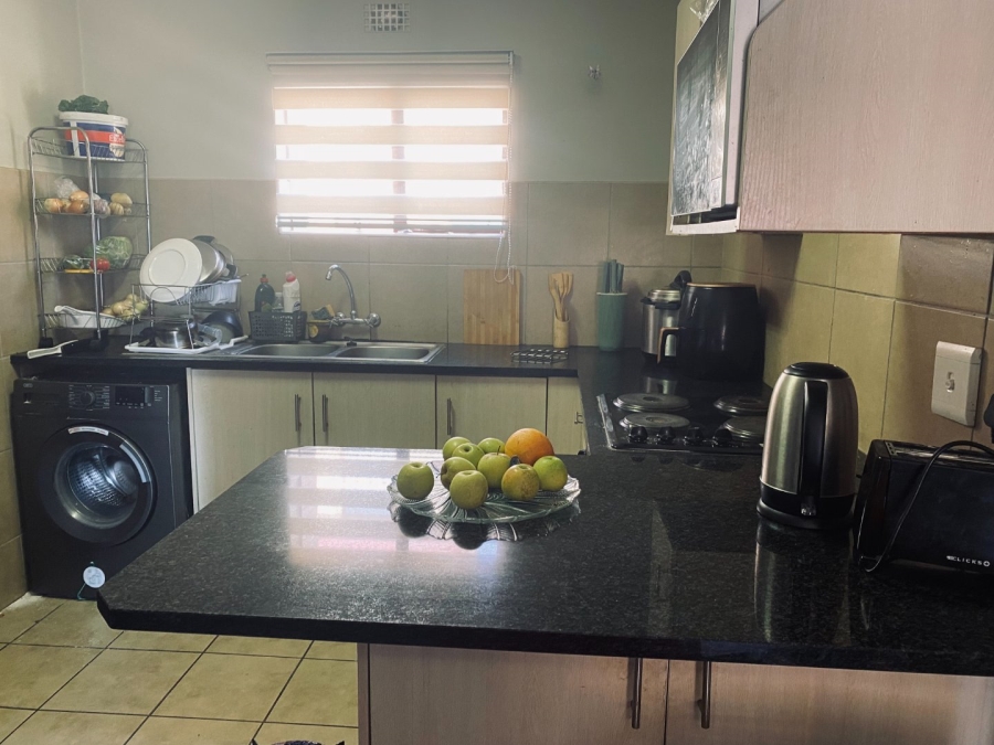 2 Bedroom Property for Sale in Noordwyk Gauteng