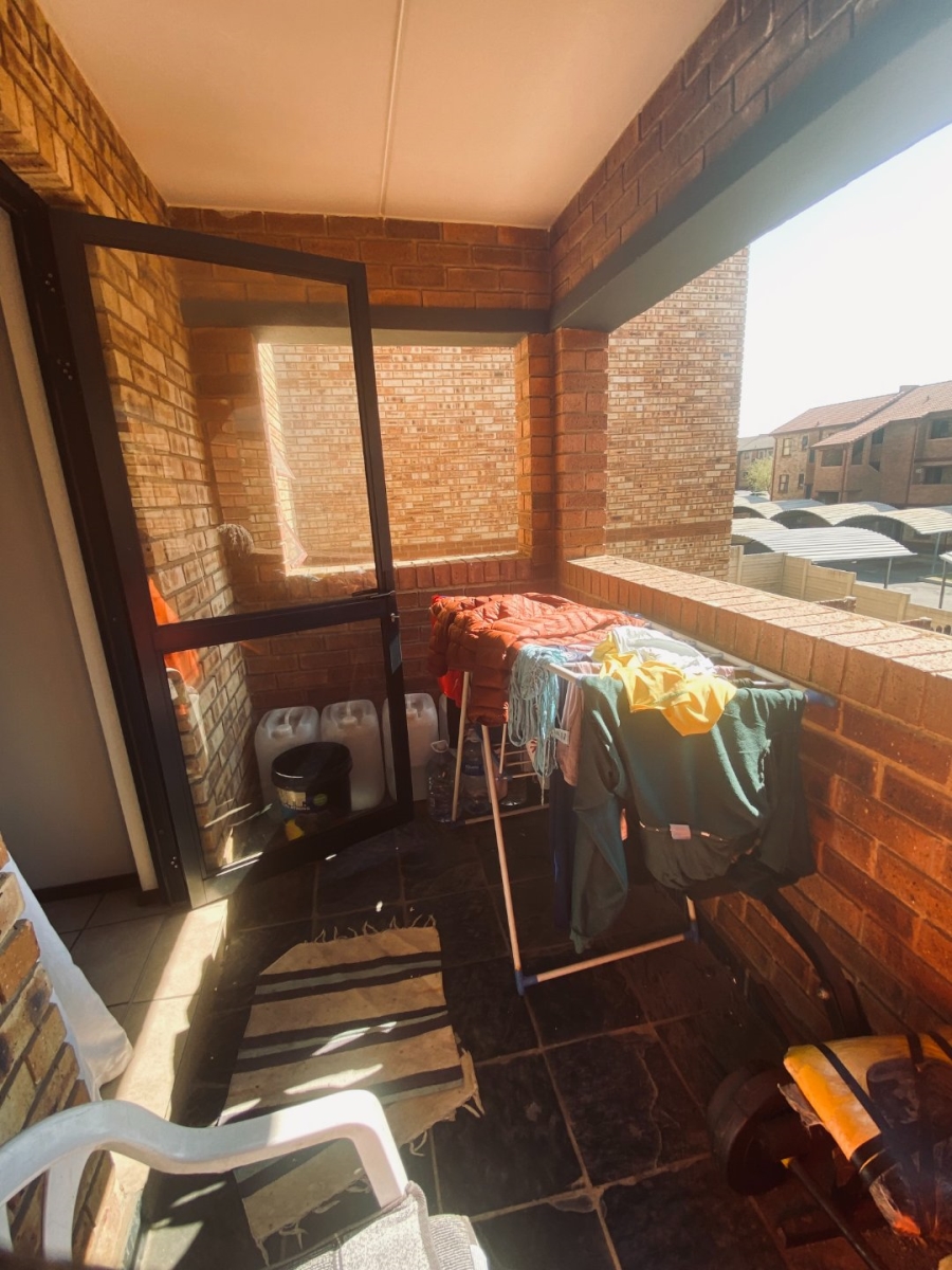 2 Bedroom Property for Sale in Noordwyk Gauteng
