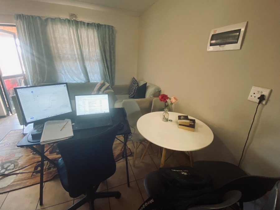 2 Bedroom Property for Sale in Noordwyk Gauteng