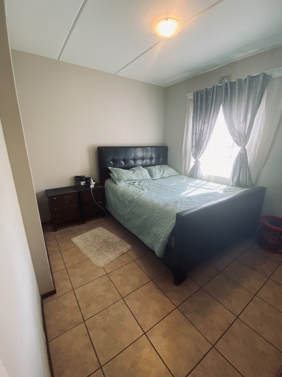 2 Bedroom Property for Sale in Noordwyk Gauteng