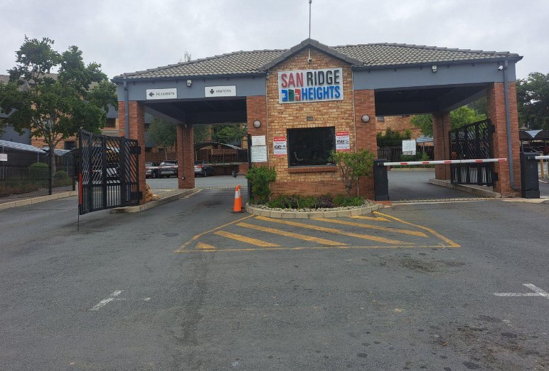 2 Bedroom Property for Sale in Noordwyk Gauteng