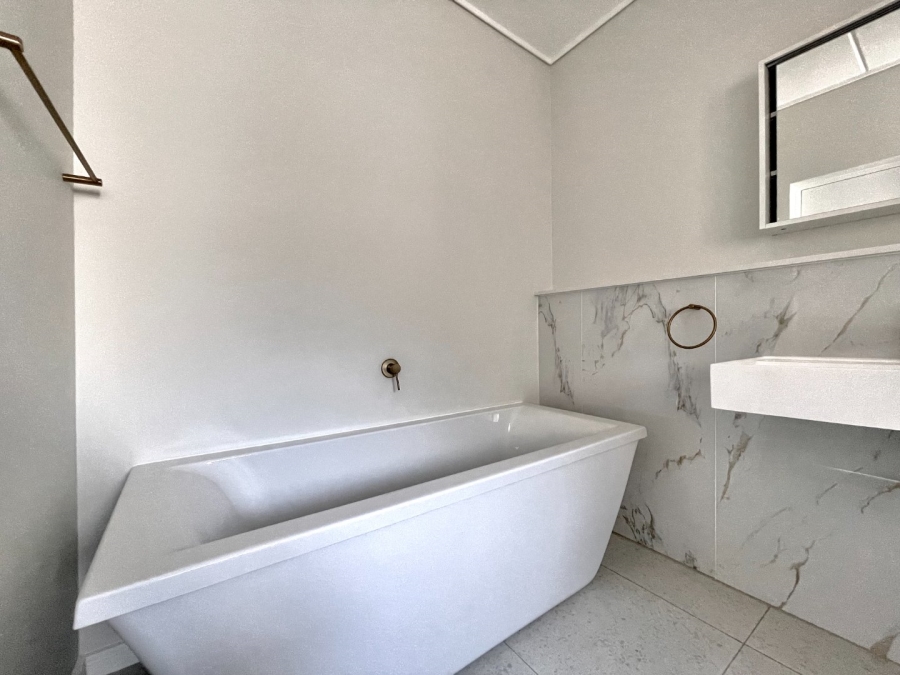 To Let 3 Bedroom Property for Rent in The Polofields Gauteng
