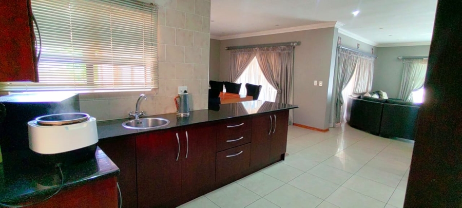 To Let 6 Bedroom Property for Rent in Vanderbijlpark SE 8 Gauteng