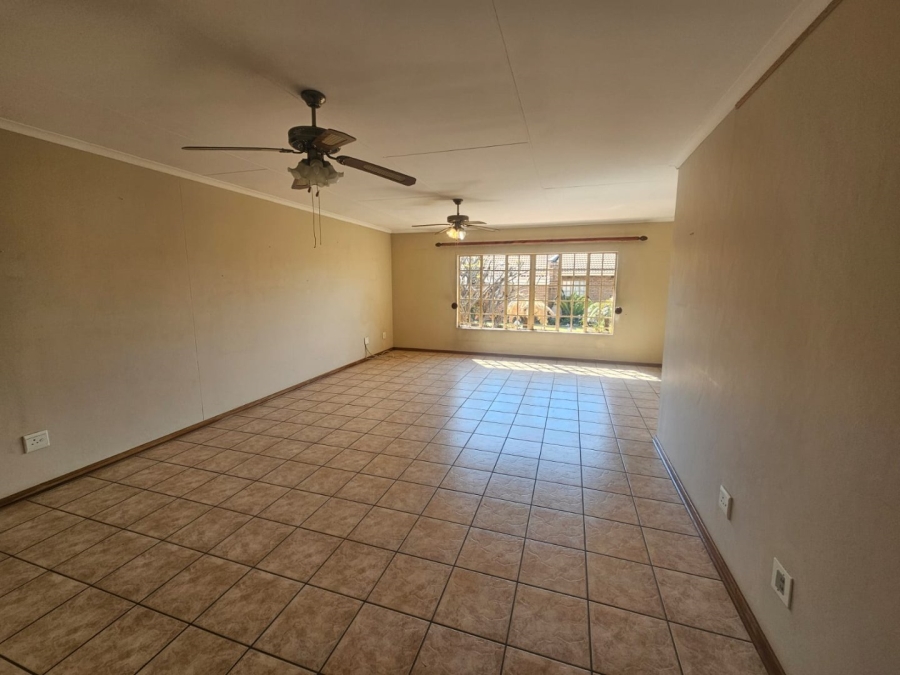 2 Bedroom Property for Sale in Faerie Glen Gauteng