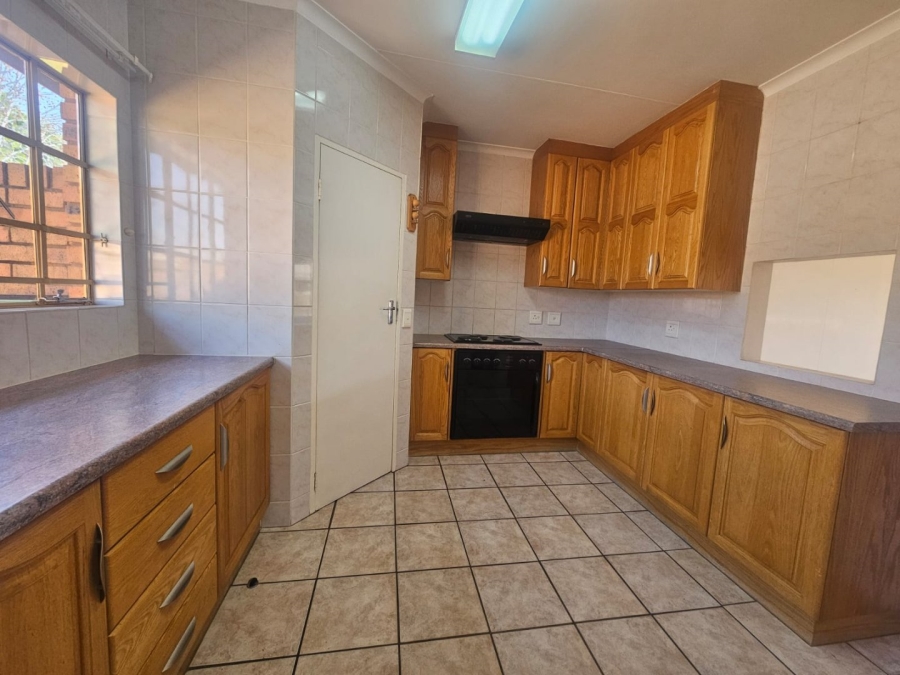 2 Bedroom Property for Sale in Faerie Glen Gauteng