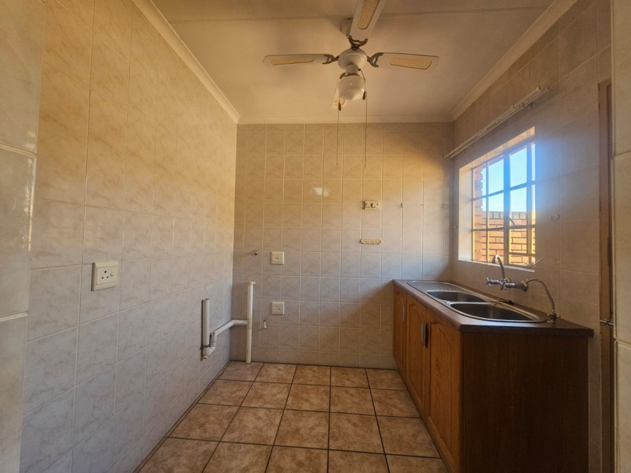 2 Bedroom Property for Sale in Faerie Glen Gauteng