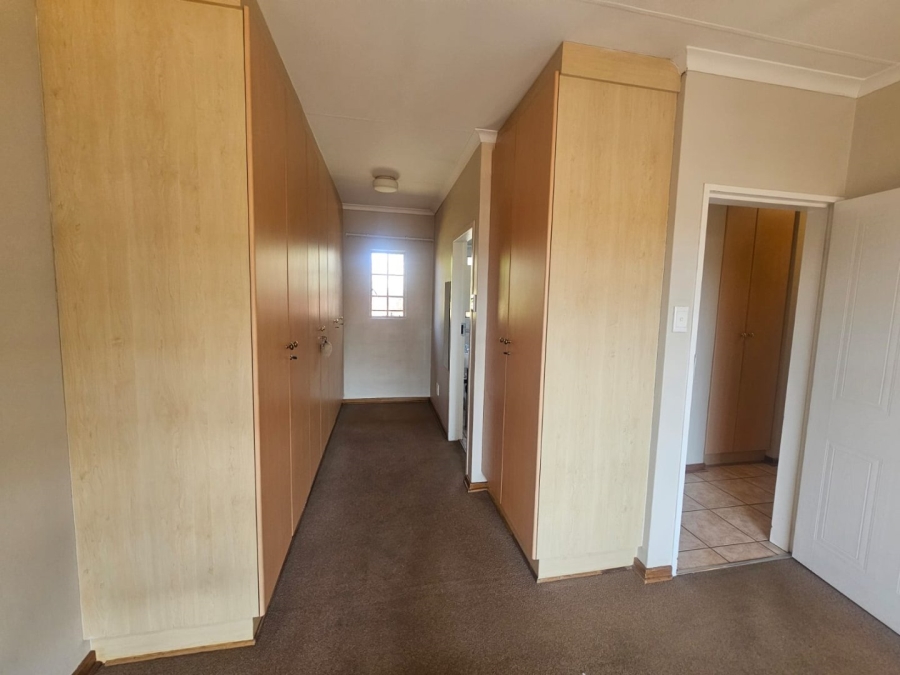 2 Bedroom Property for Sale in Faerie Glen Gauteng