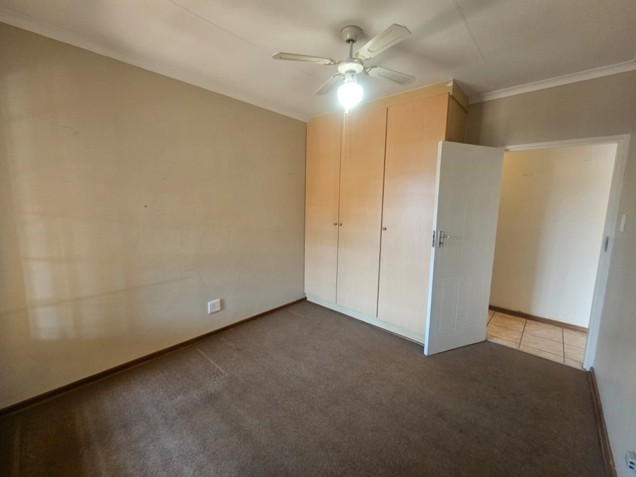 2 Bedroom Property for Sale in Faerie Glen Gauteng