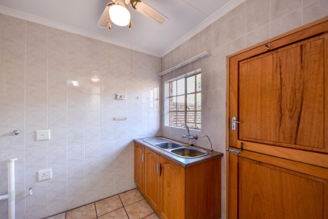 2 Bedroom Property for Sale in Faerie Glen Gauteng