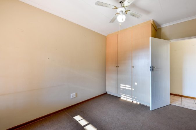2 Bedroom Property for Sale in Faerie Glen Gauteng