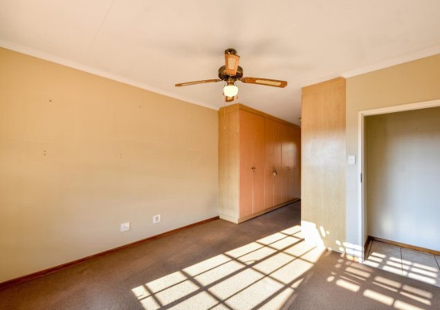 2 Bedroom Property for Sale in Faerie Glen Gauteng