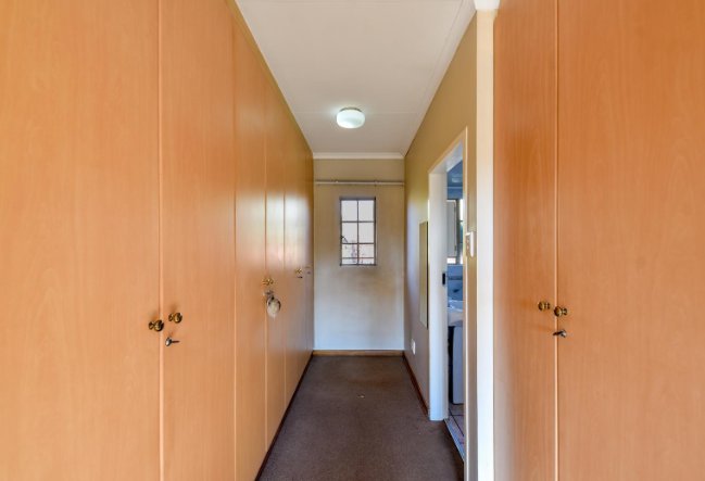 2 Bedroom Property for Sale in Faerie Glen Gauteng