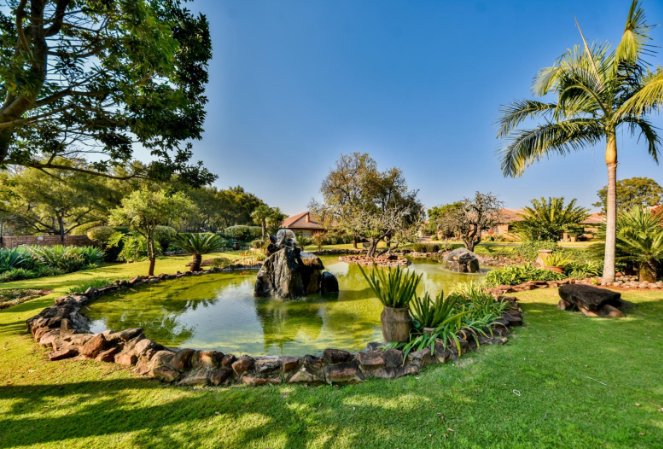2 Bedroom Property for Sale in Faerie Glen Gauteng