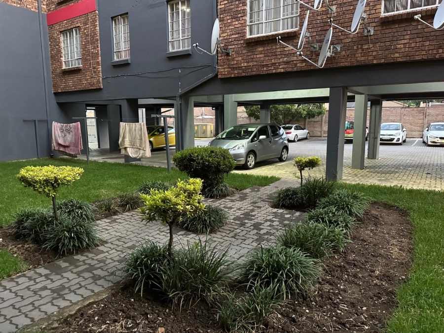 1 Bedroom Property for Sale in Ravenswood Gauteng
