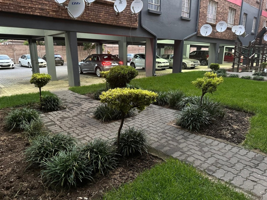 1 Bedroom Property for Sale in Ravenswood Gauteng