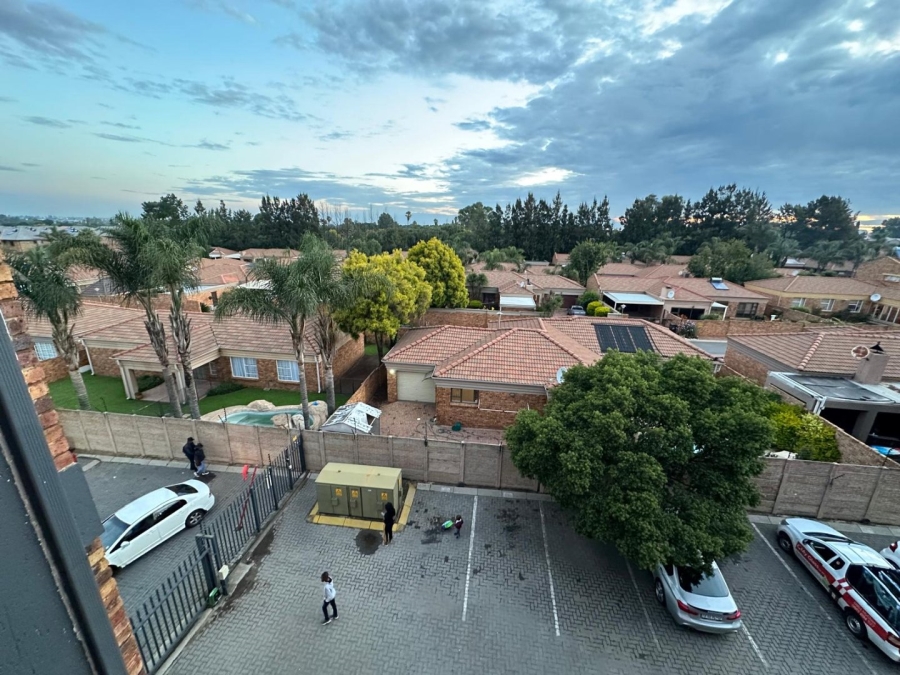 1 Bedroom Property for Sale in Ravenswood Gauteng