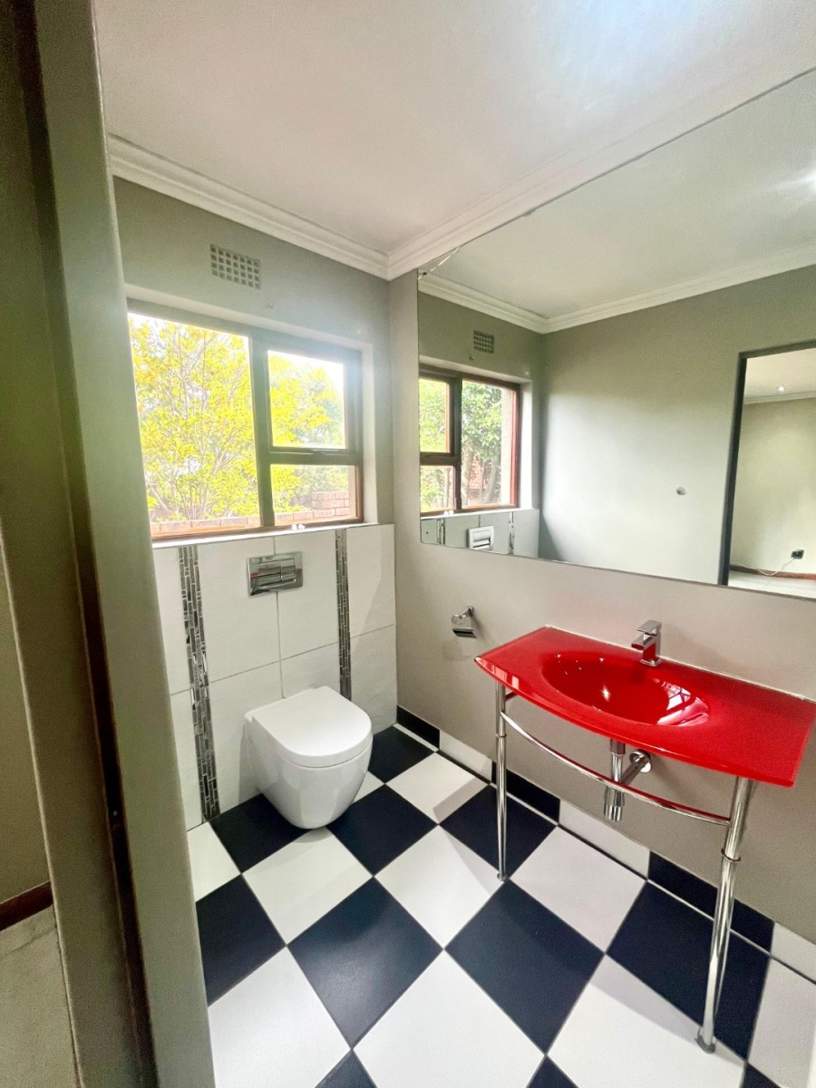 To Let 1 Bedroom Property for Rent in Vorna Valley Gauteng