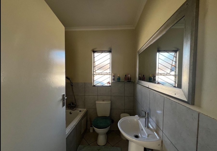  Bedroom Property for Sale in Kirkney Gauteng