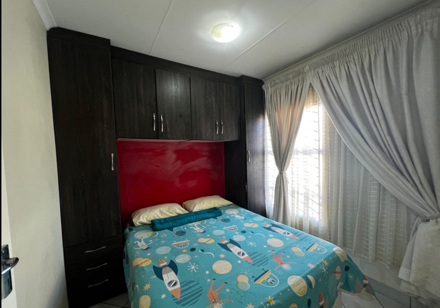  Bedroom Property for Sale in Kirkney Gauteng