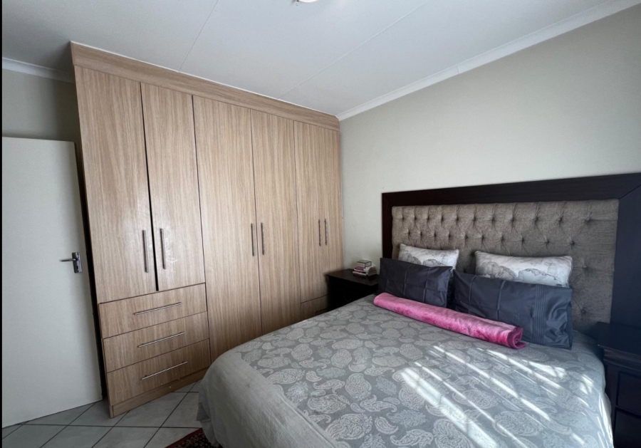  Bedroom Property for Sale in Kirkney Gauteng