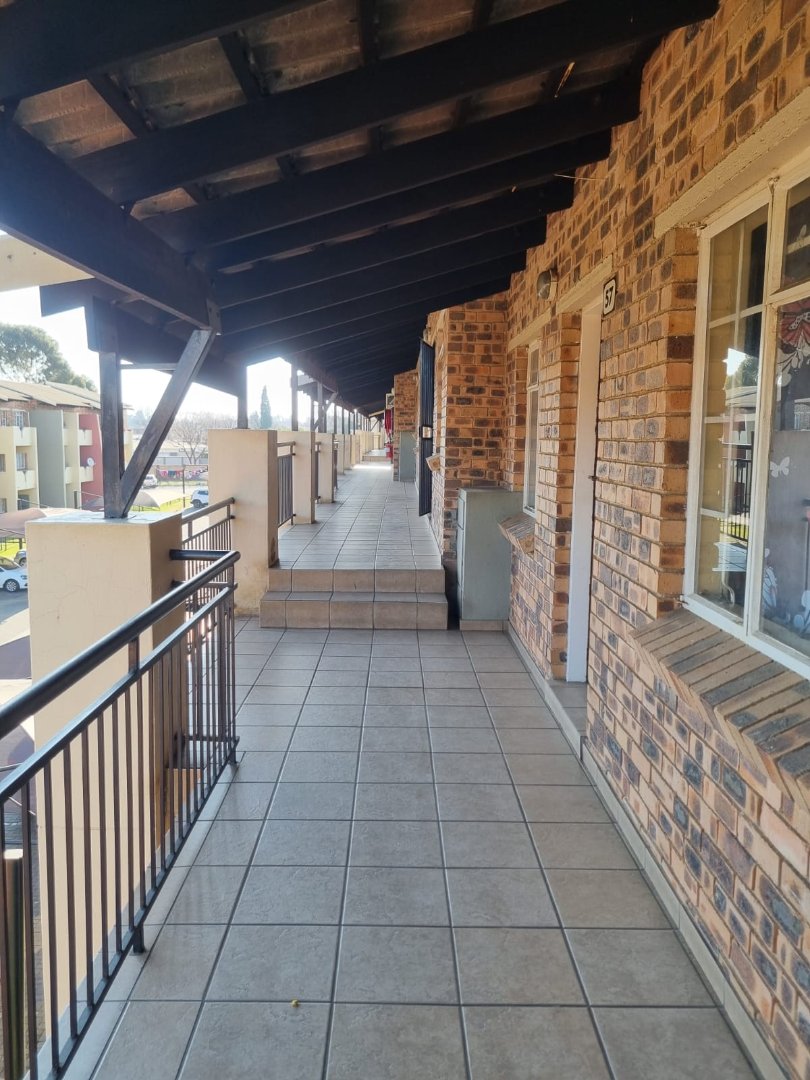 2 Bedroom Property for Sale in Comet Gauteng