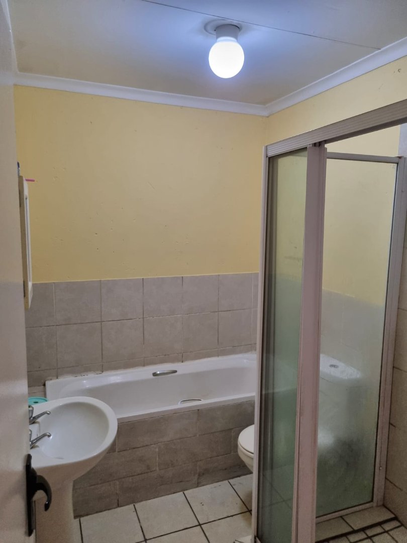2 Bedroom Property for Sale in Comet Gauteng