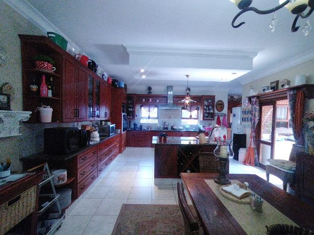 4 Bedroom Property for Sale in Zwavelpoort Gauteng