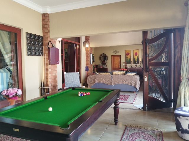 4 Bedroom Property for Sale in Zwavelpoort Gauteng