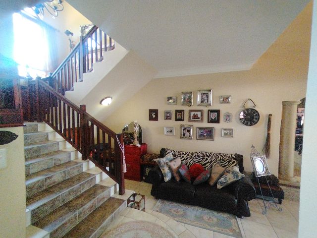 4 Bedroom Property for Sale in Zwavelpoort Gauteng