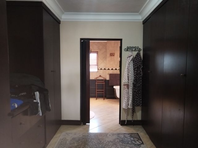 4 Bedroom Property for Sale in Zwavelpoort Gauteng