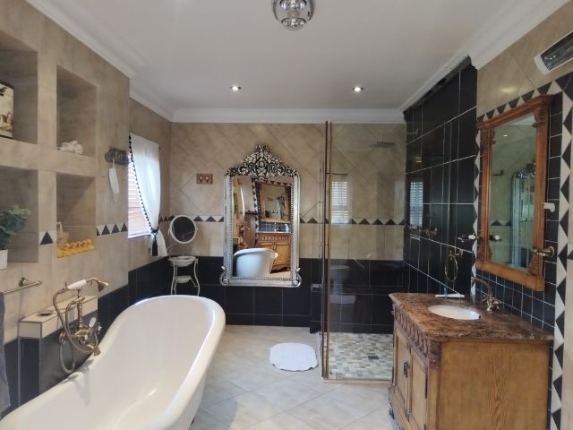 4 Bedroom Property for Sale in Zwavelpoort Gauteng