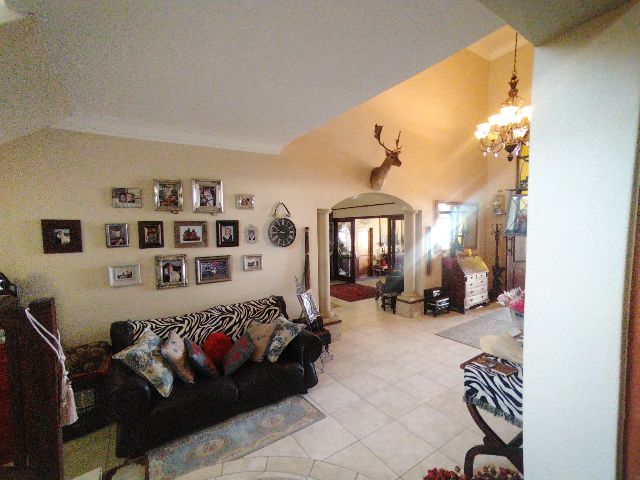 4 Bedroom Property for Sale in Zwavelpoort Gauteng