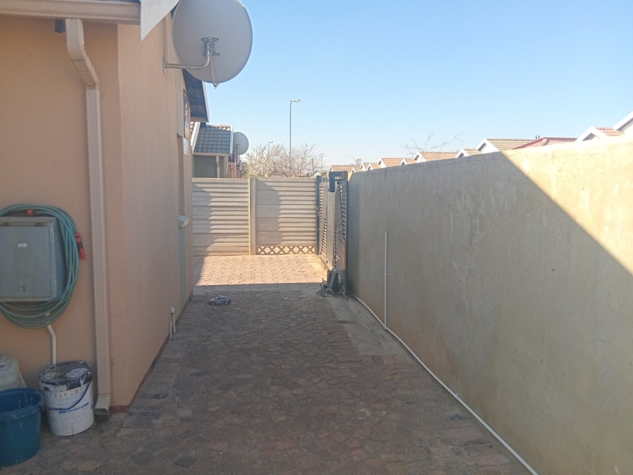 3 Bedroom Property for Sale in Sky City Gauteng
