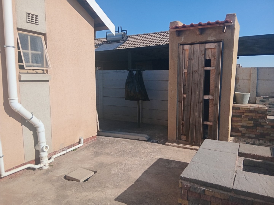 3 Bedroom Property for Sale in Sky City Gauteng