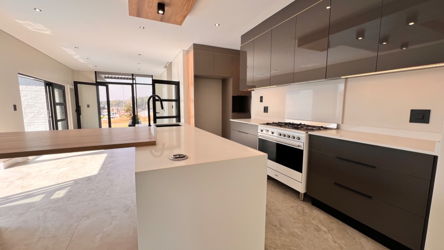 4 Bedroom Property for Sale in Fountainbrook Estate Gauteng