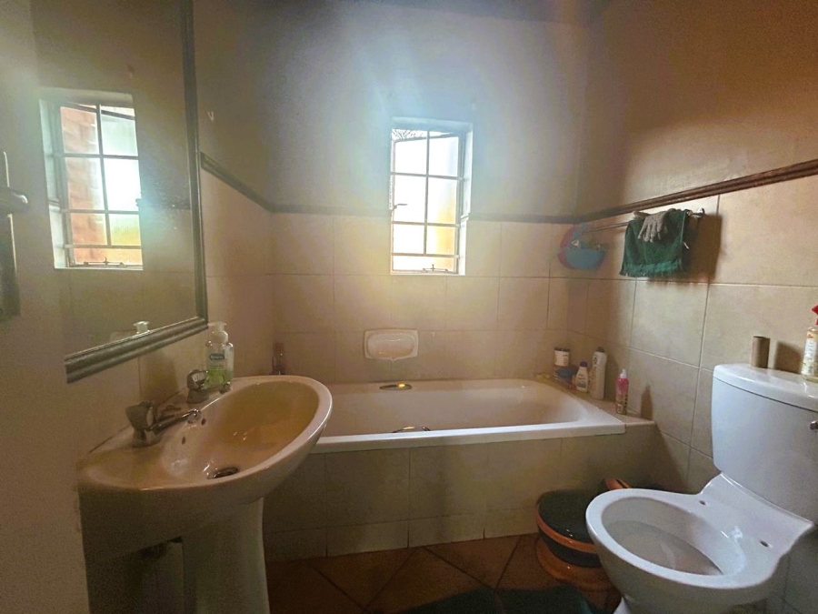 2 Bedroom Property for Sale in Eco Park Gauteng