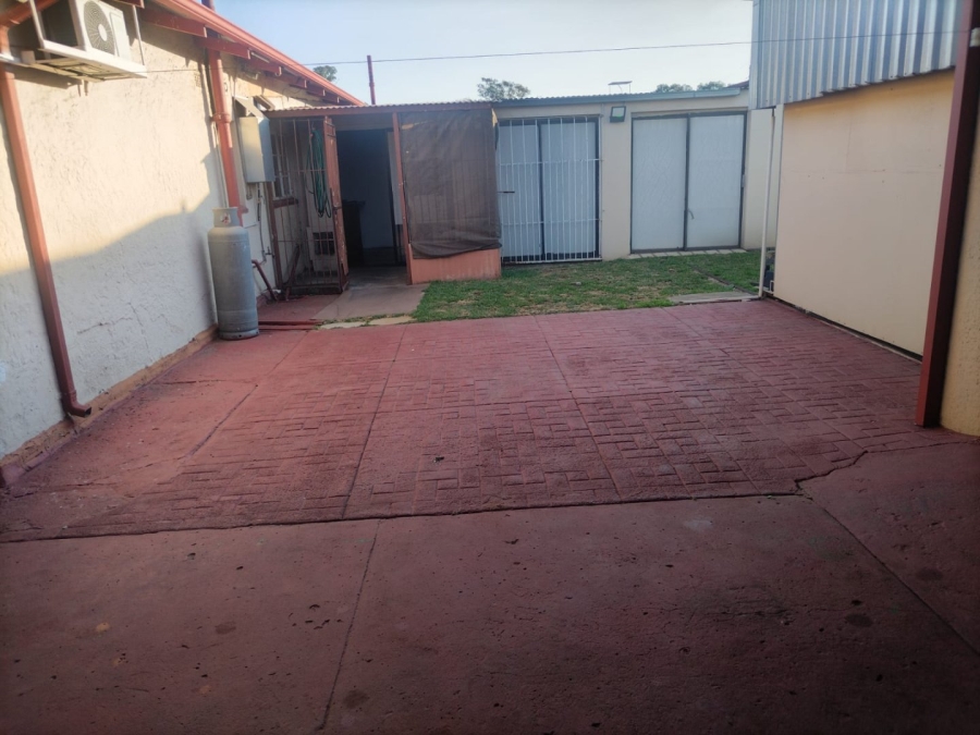 2 Bedroom Property for Sale in Vanderbijlpark Cw 6 Gauteng
