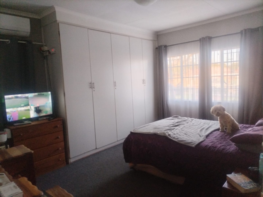 2 Bedroom Property for Sale in Vanderbijlpark Cw 6 Gauteng