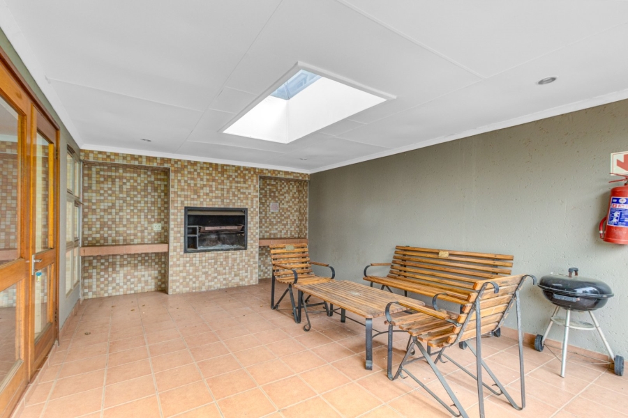 2 Bedroom Property for Sale in Illovo Gauteng