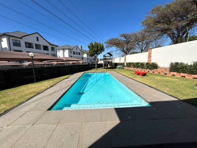 To Let 2 Bedroom Property for Rent in Greenstone Ridge Gauteng