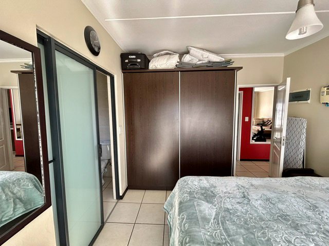 To Let 2 Bedroom Property for Rent in Greenstone Ridge Gauteng