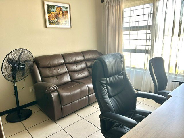 To Let 2 Bedroom Property for Rent in Greenstone Ridge Gauteng