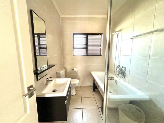 To Let 2 Bedroom Property for Rent in Greenstone Ridge Gauteng
