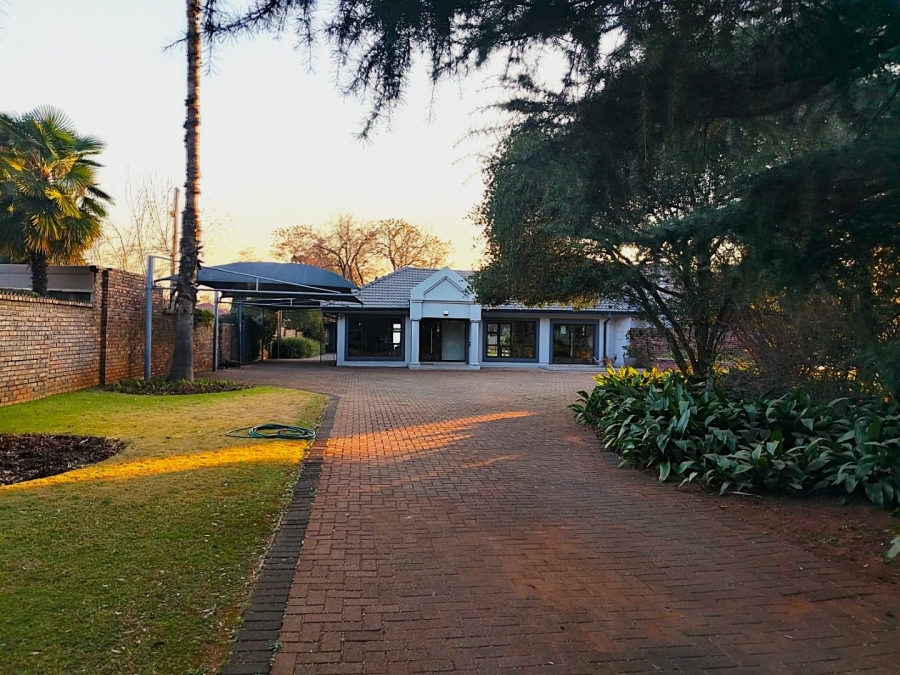 6 Bedroom Property for Sale in Three Rivers Gauteng