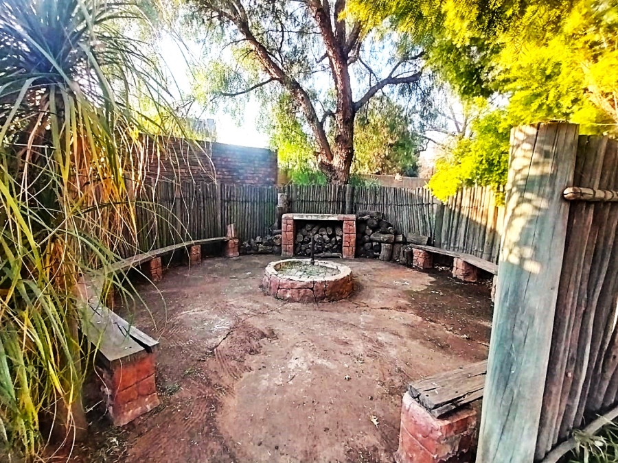 6 Bedroom Property for Sale in Three Rivers Gauteng