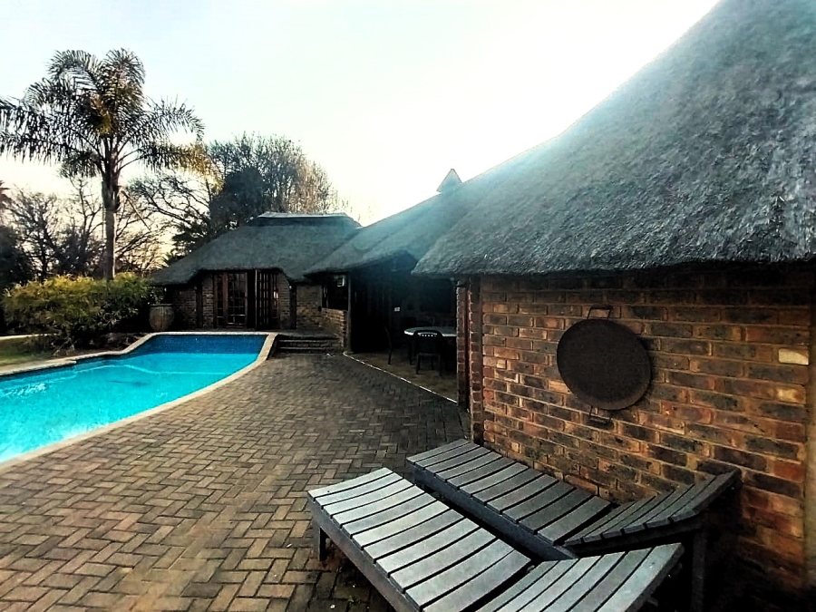 6 Bedroom Property for Sale in Three Rivers Gauteng