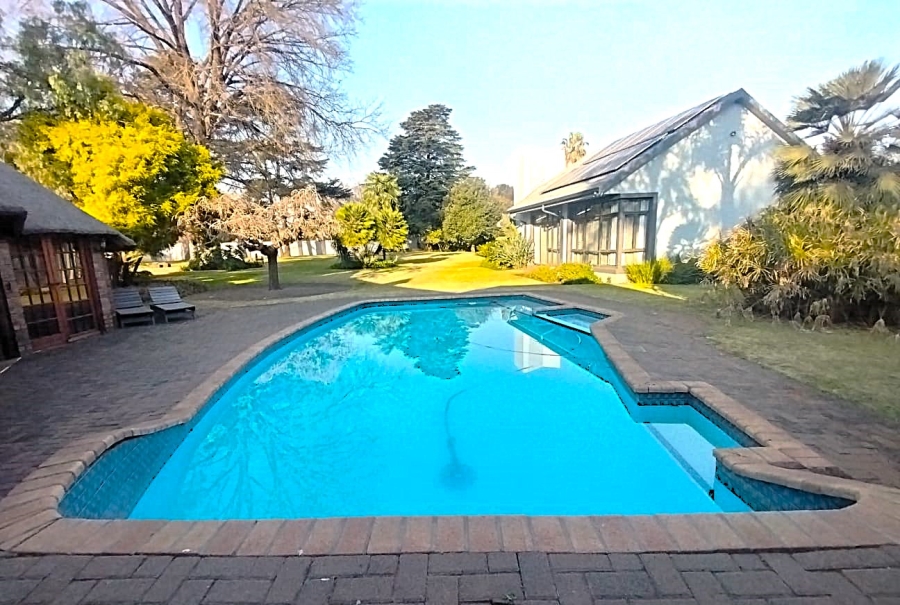 6 Bedroom Property for Sale in Three Rivers Gauteng