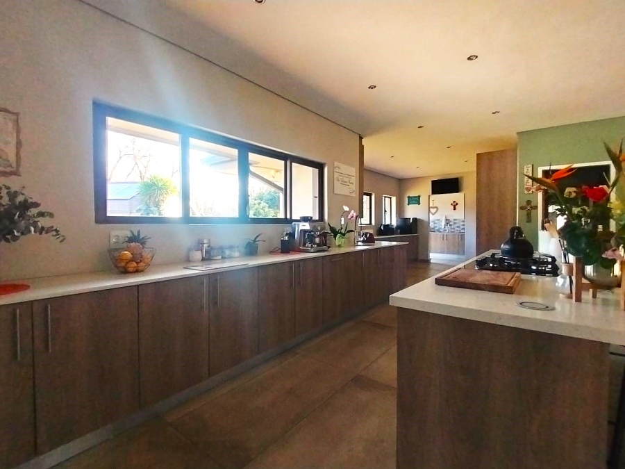 6 Bedroom Property for Sale in Three Rivers Gauteng