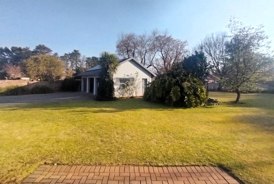 6 Bedroom Property for Sale in Three Rivers Gauteng